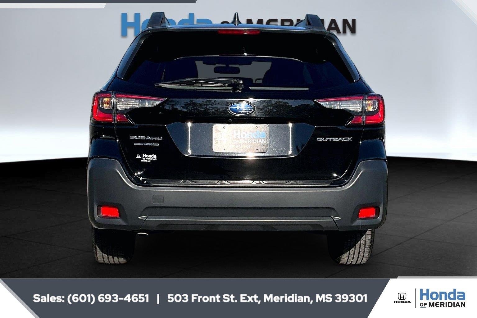 Used 2023 Crystal Black Silica Subaru Premium image 4