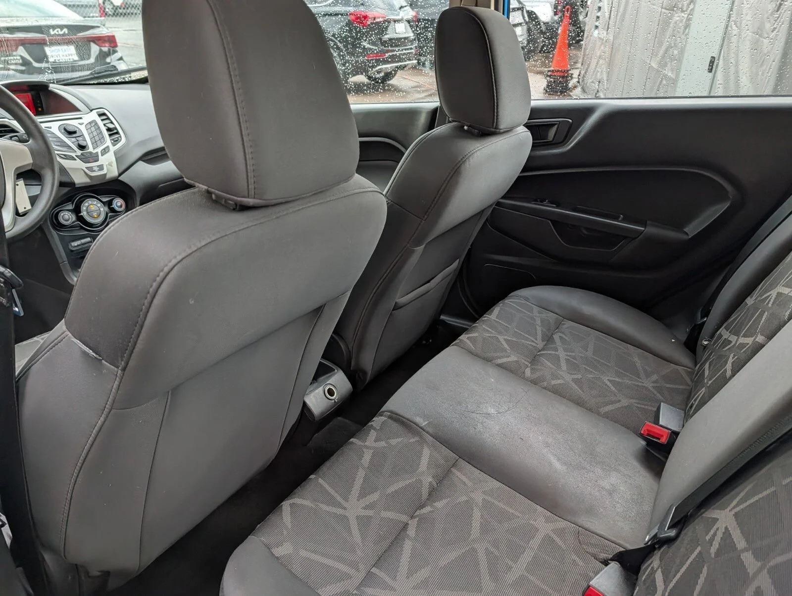 Used 2012 Blue Ford SE image 17