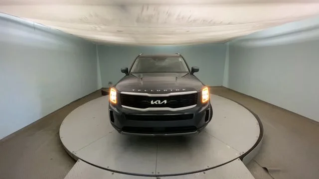 Used 2022 Gray Kia EX image 5