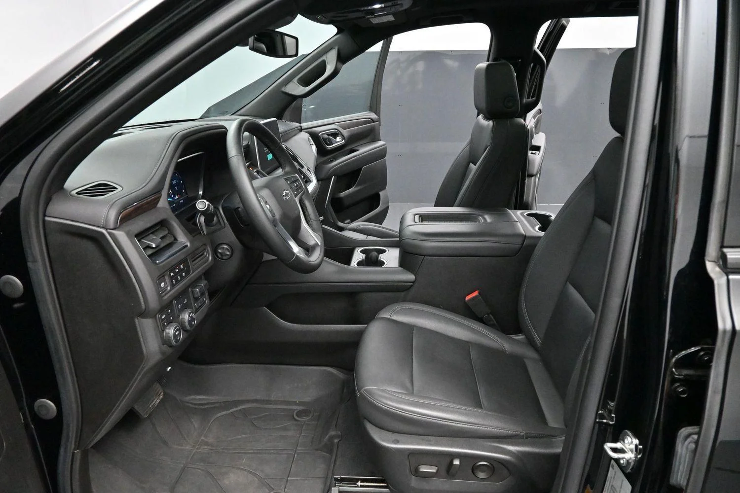 Used 2023 Black Chevrolet Z71 image 12