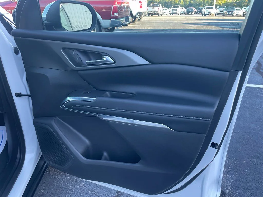 Used 2026 Summit White Chevrolet LT image 14