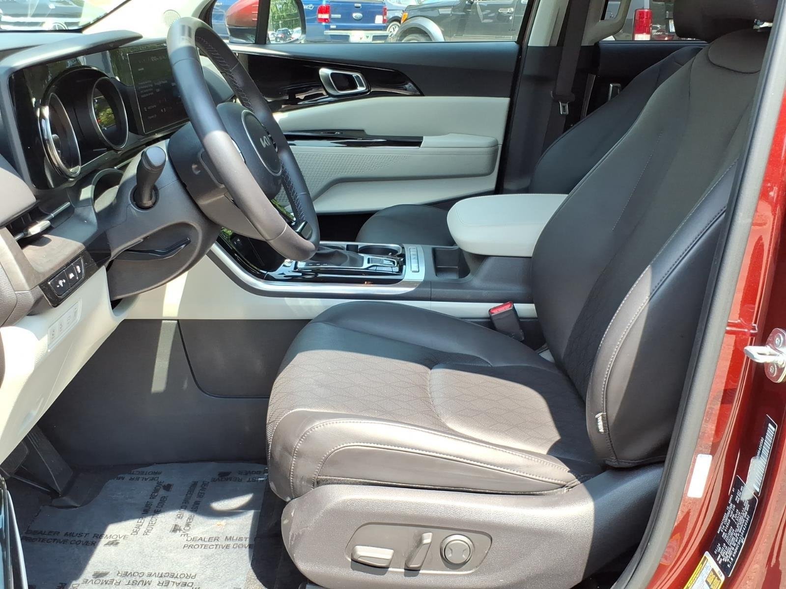 Used 2024 Flare Red Kia EX image 11