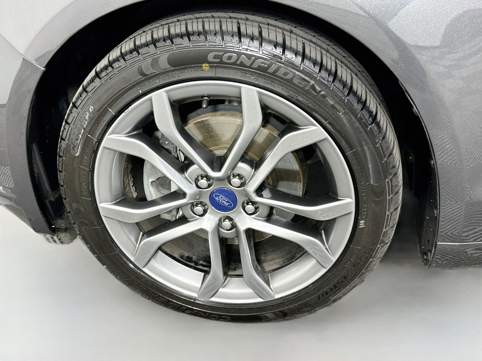 Used 2017 Magnetic Ford SE image 31