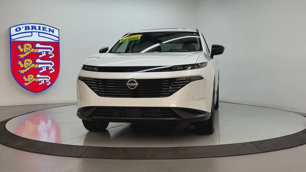 Used 2025 White Pearl Nissan SL image 9