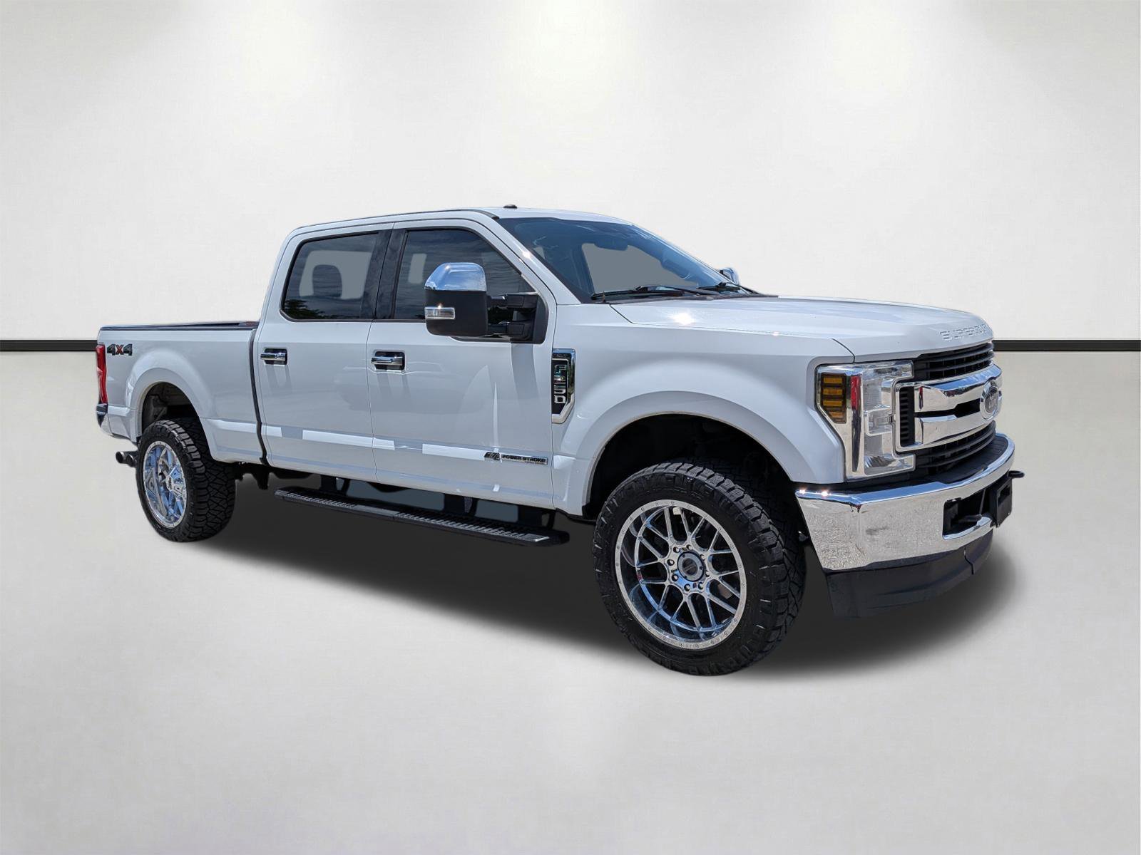 2019 Ford F-250 XLT 4x4 Crew Cab 8' Box's photo