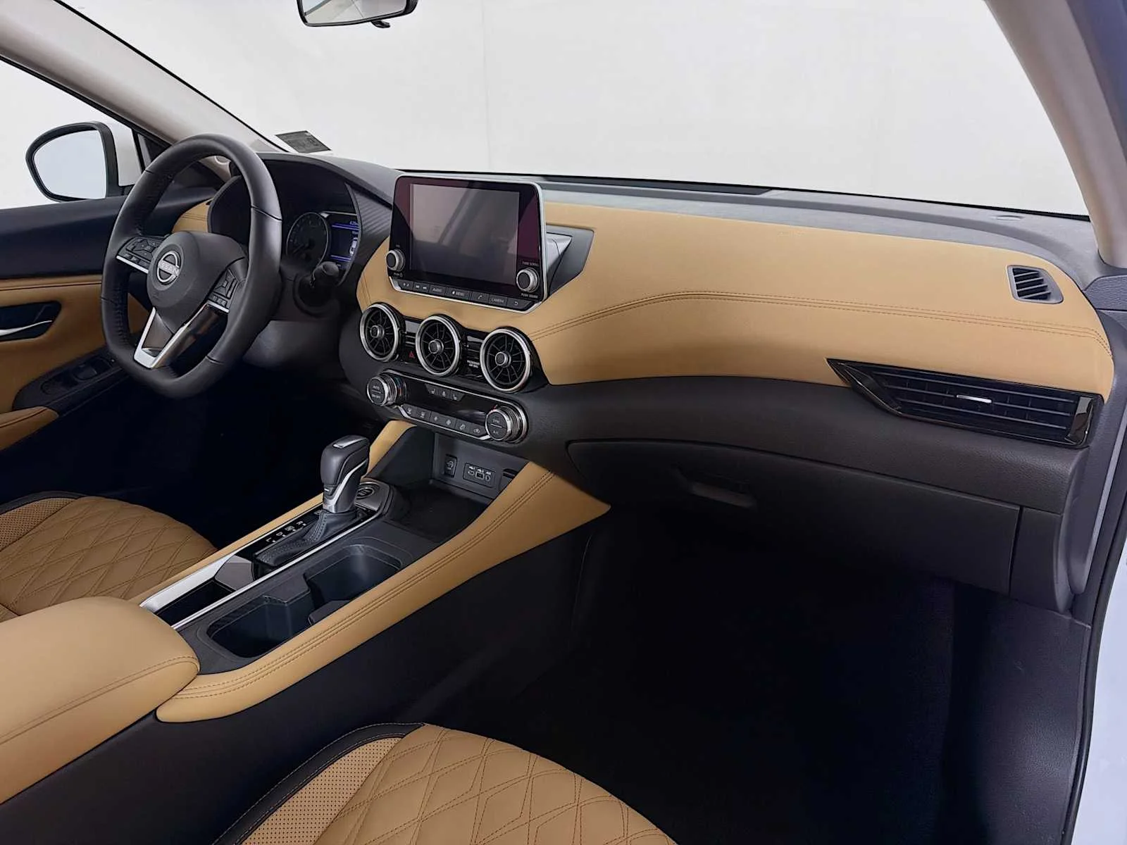 Certified Used 2025 Aspen White Tricoat Nissan SV image 26