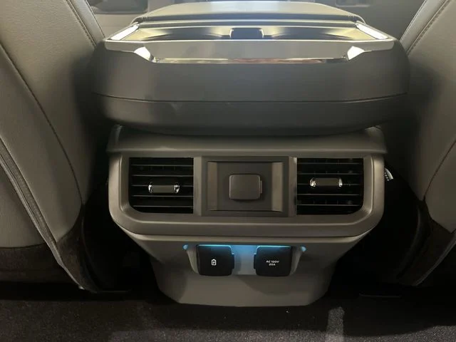 2025 Ford F-150 Lightning Flash - Photo 20
