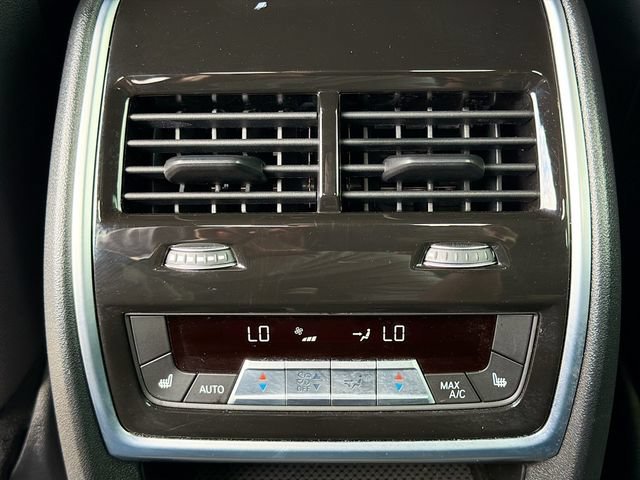 Used 2024 Black Sapphire Metallic BMW xDrive40i image 21