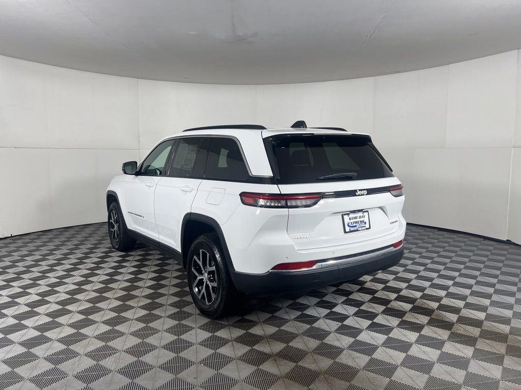 Used 2025 Bright White Clearcoat Jeep Limited image 35