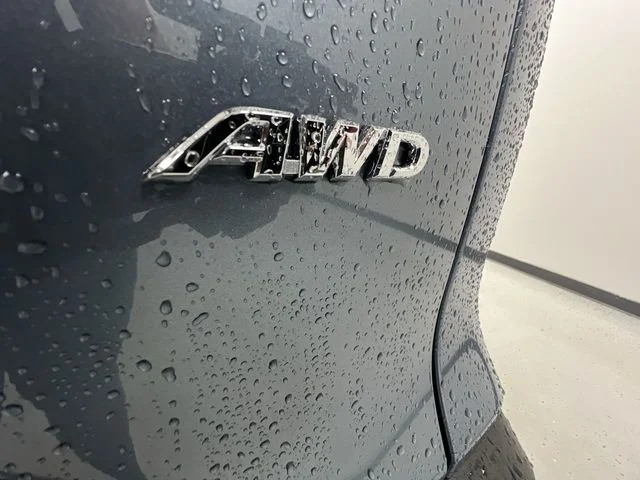 Used 2025  Toyota L image 31