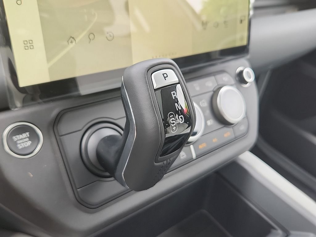 New 2026 Fuji White Land Rover S image 7