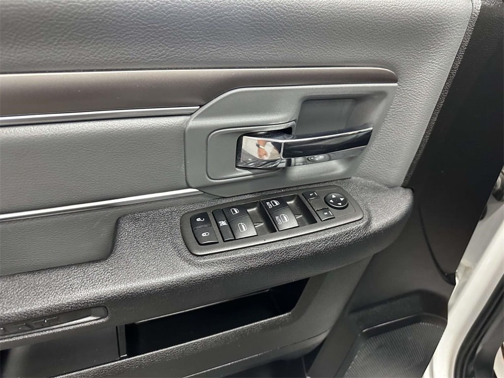 2024 Ram 1500 Classic SLT photo 3