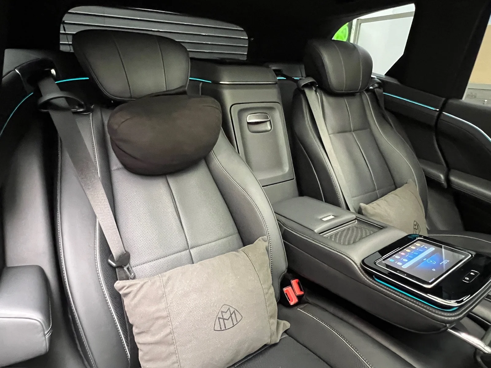Used 2022 Cirrus Silver Metallic (922) Mercedes-Benz Mercedes-Maybach GLS 600 4MATIC® image 27