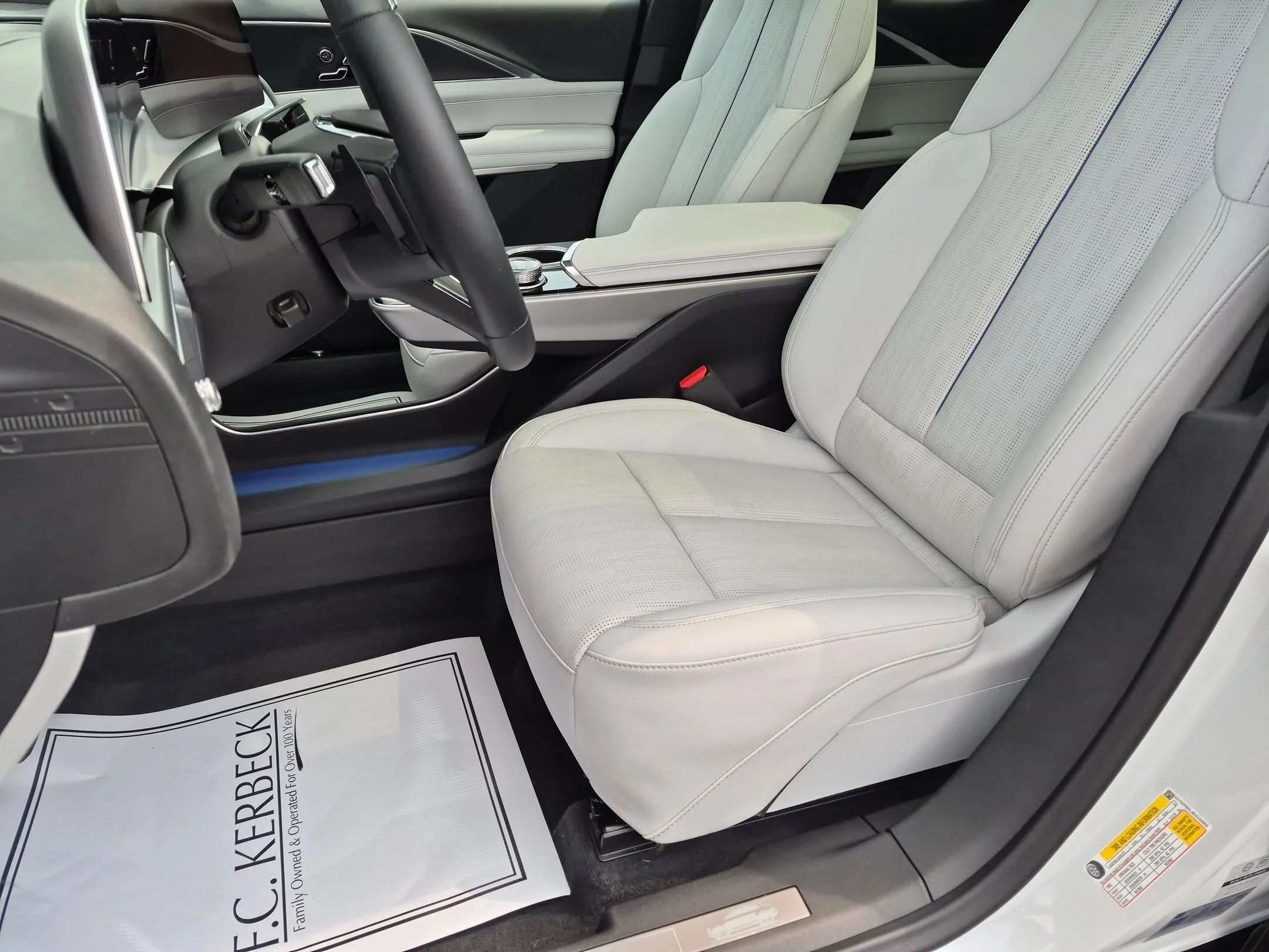 Used 2024 Crystal White Tricoat Cadillac Luxury image 19