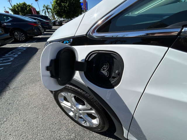 Used 2020 White Chevrolet LT image 40