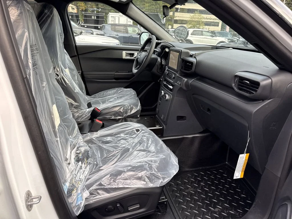 New 2025 White Ford Base image 22