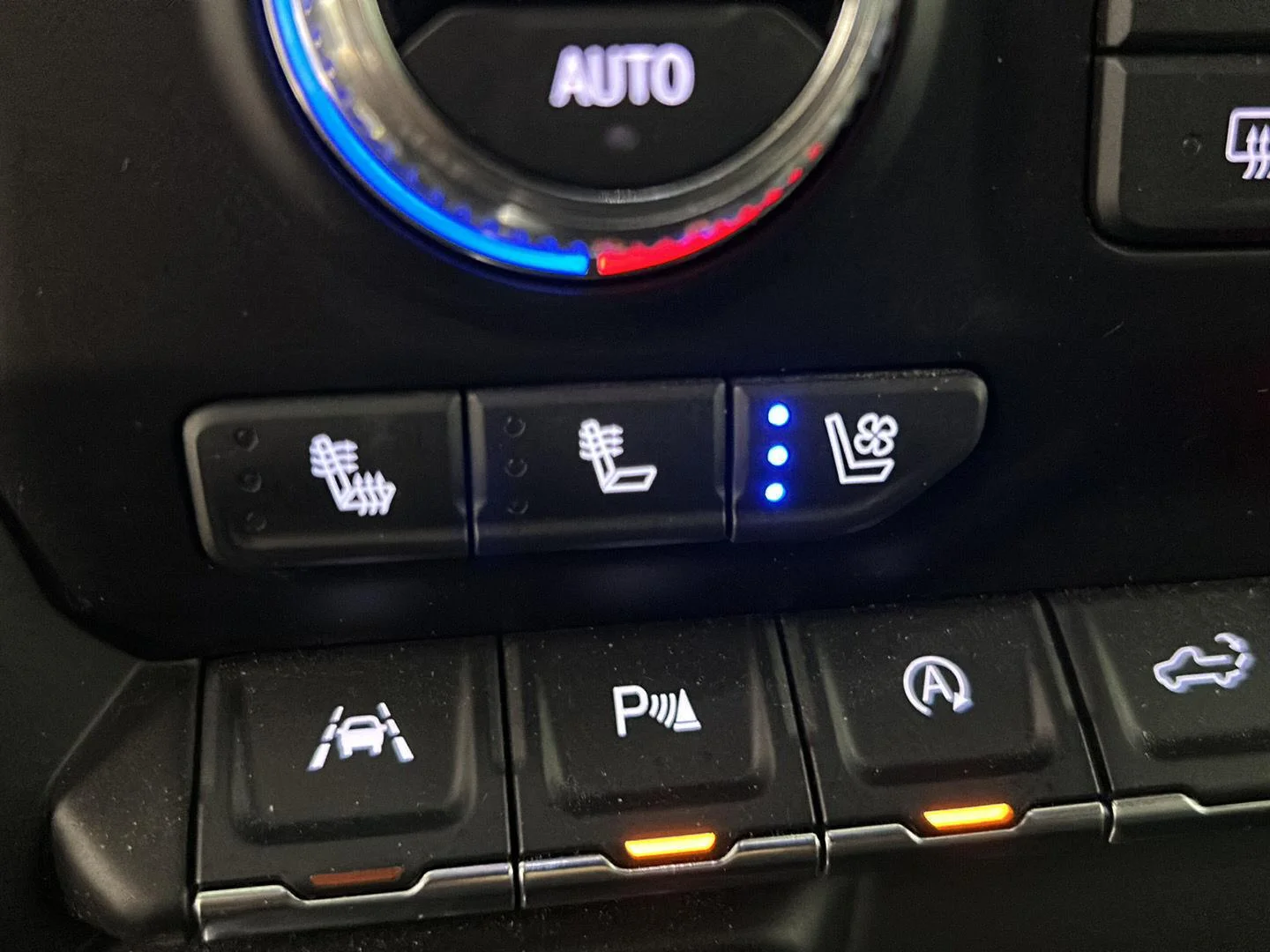 Used 2021 Dark Sky Metallic GMC AT4 image 30