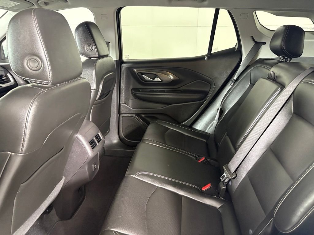 Used 2024 White GMC SLT image 37