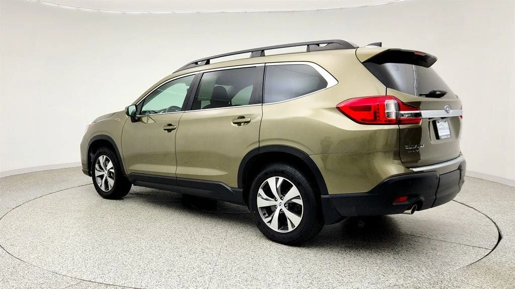 Used 2022 Autumn Green Metallic Subaru Premium 7-Passenger w/ Convenience Package & Wireless Charger image 7