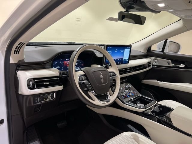 Used 2022 White Lincoln Black Label image 9