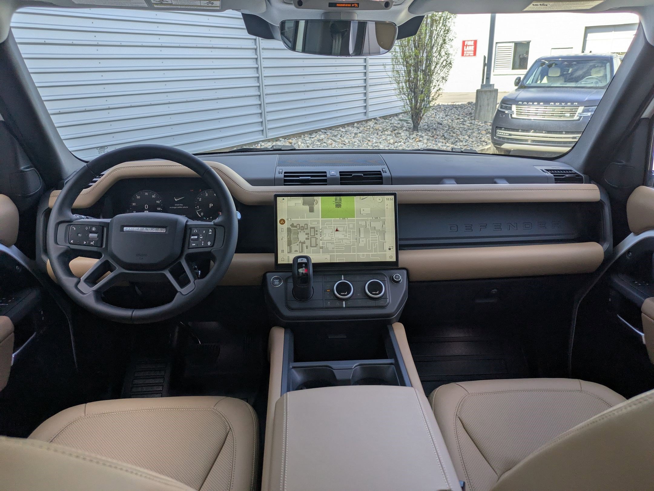 New 2026 Fuji White Land Rover P400 X-Dynamic SE image 27