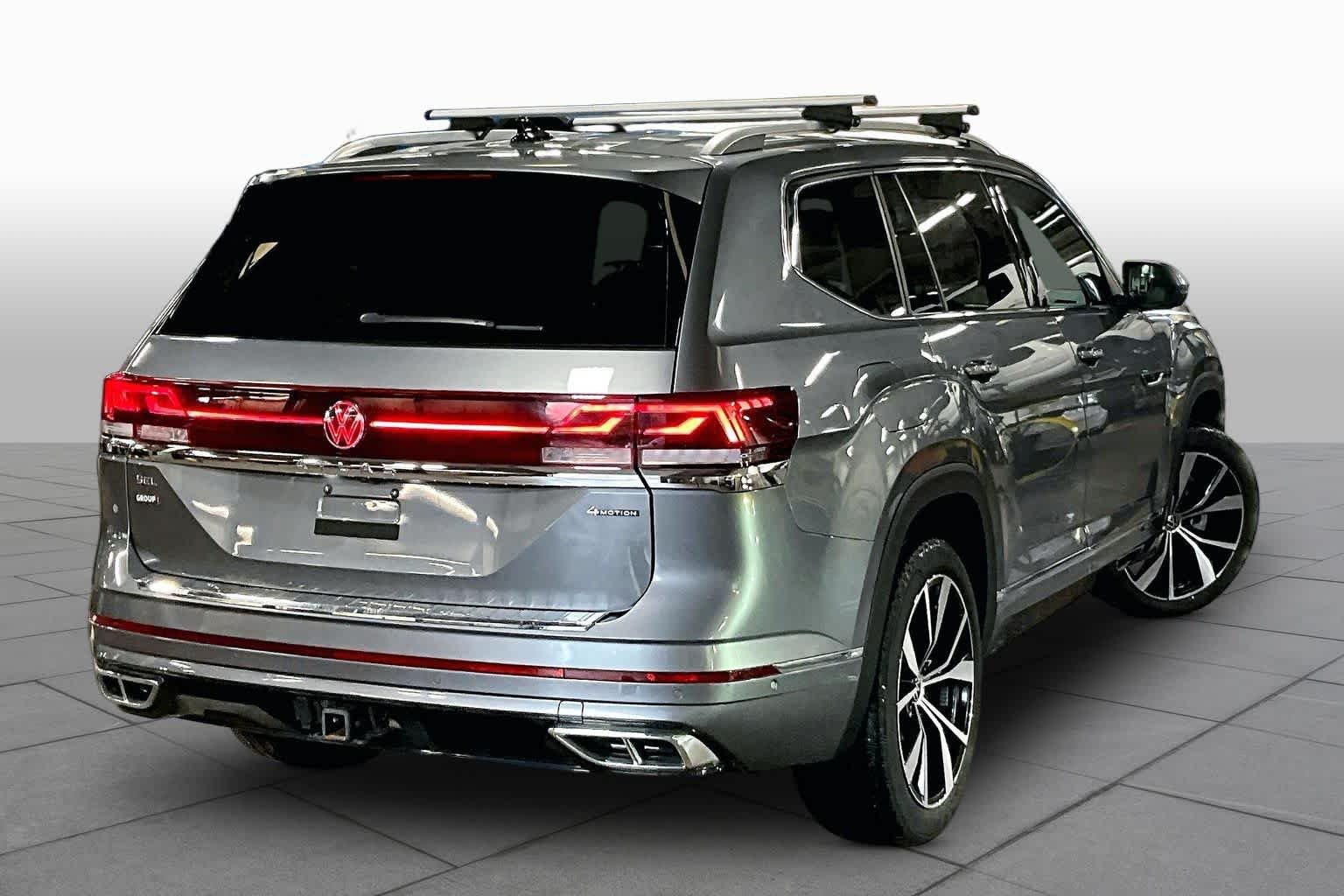 Used 2024 Platinum Gray Metallic Volkswagen 2.0T SEL Premium R-Line image 13