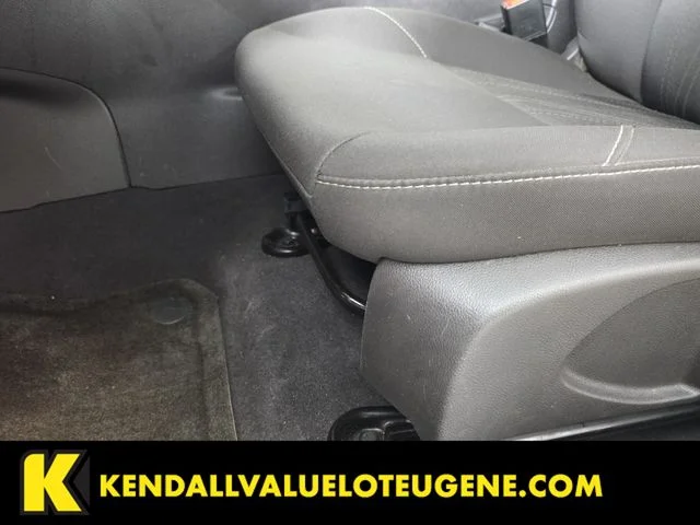 Used 2015  Ford SE image 23