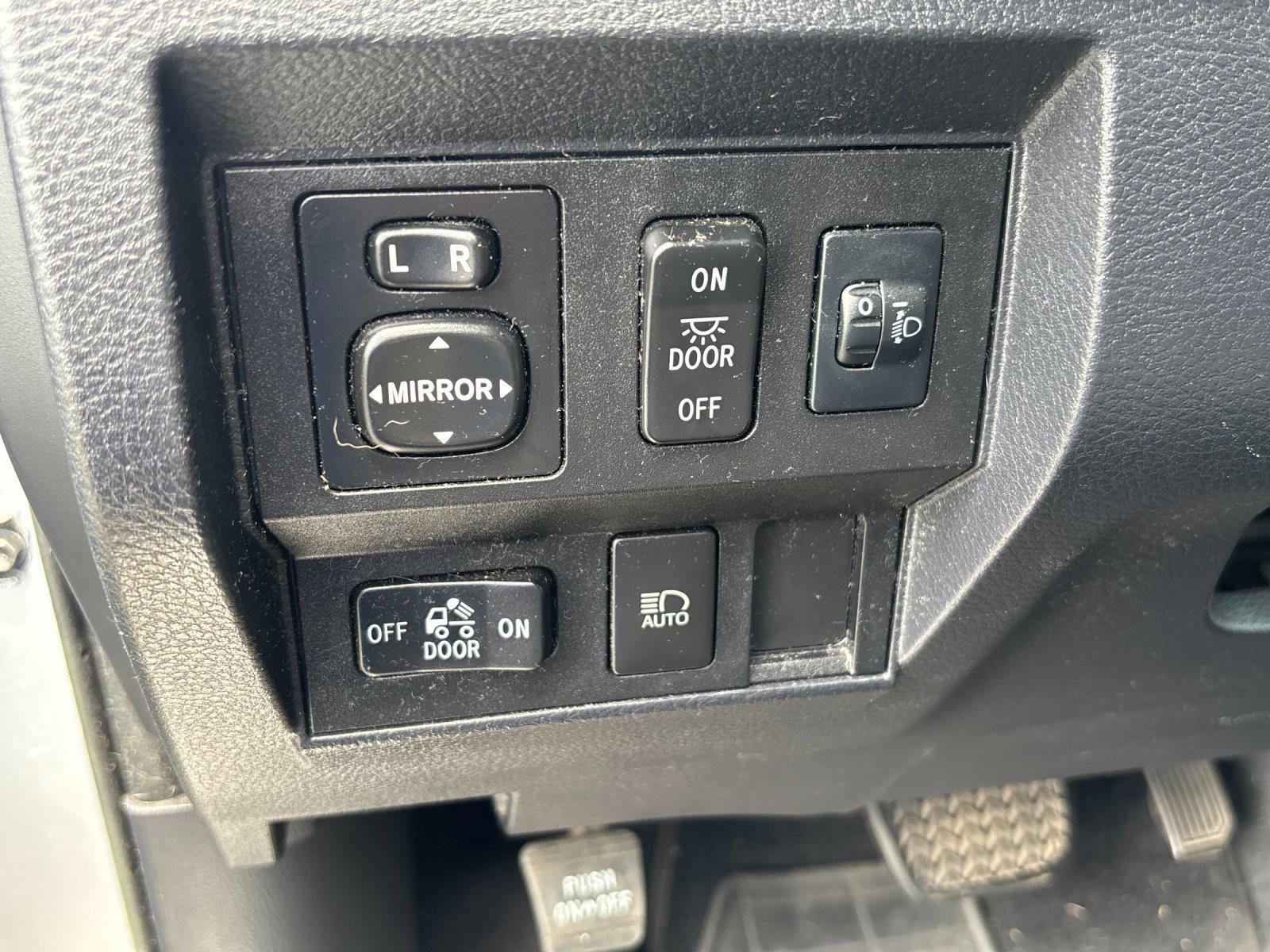 Used 2018 Silver Sky Metallic Toyota SR5 image 16