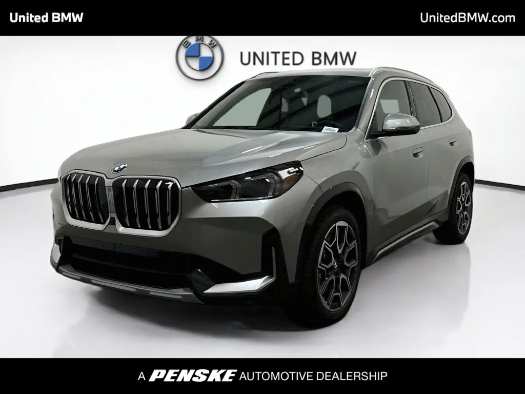 New 2027 Space Silver Metallic BMW xDrive28i image 1