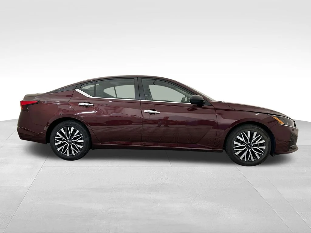 Used 2024 Red Nissan 2.5 SV image 6