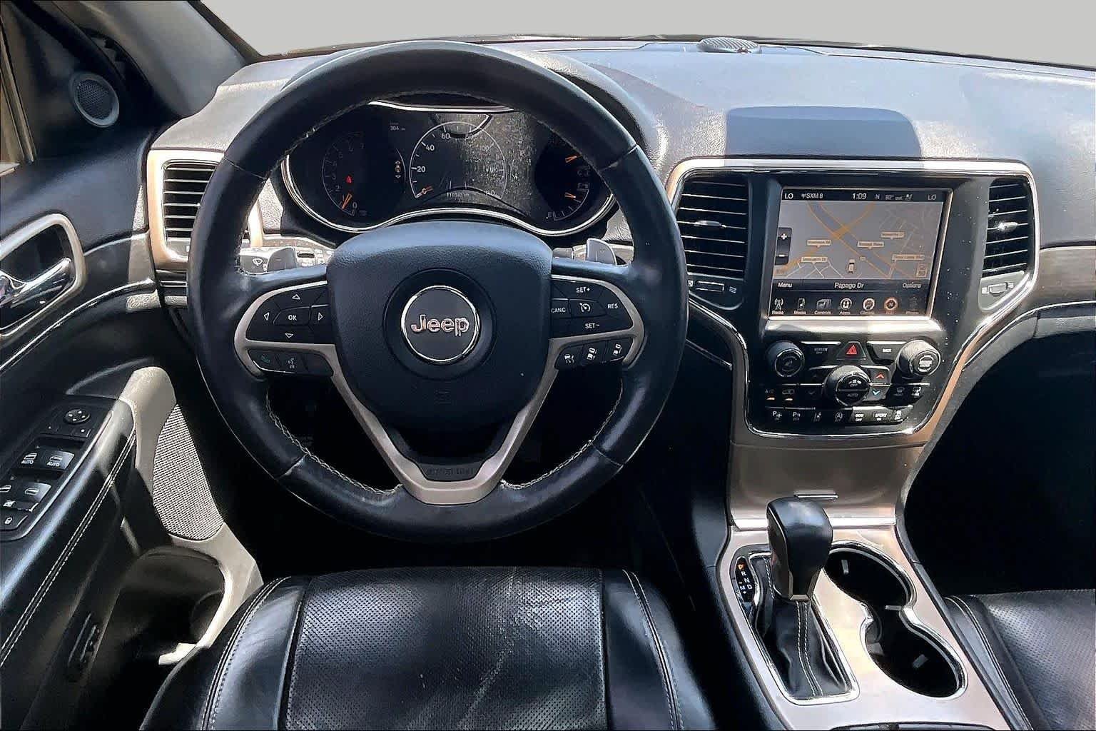 Used 2017 Diamond Black Crystal Pearlcoat Jeep Limited image 6