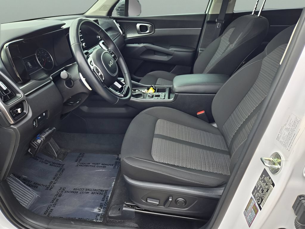 Used 2023 White Kia X-Line EX image 15
