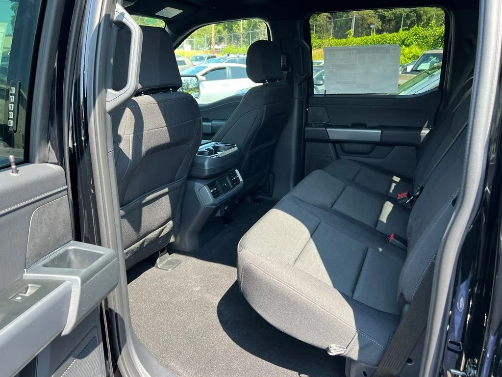 New 2026 Agate Black Metallic Ford XLT image 16