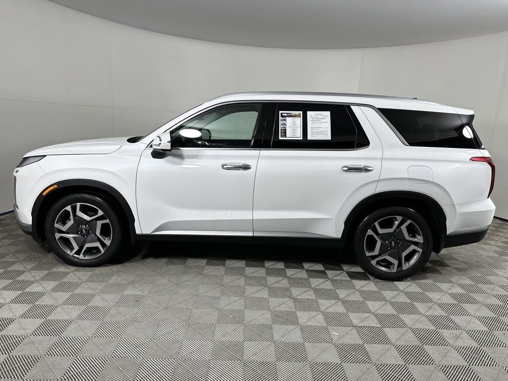 Used 2025 Hyper White Hyundai SEL Premium image 5