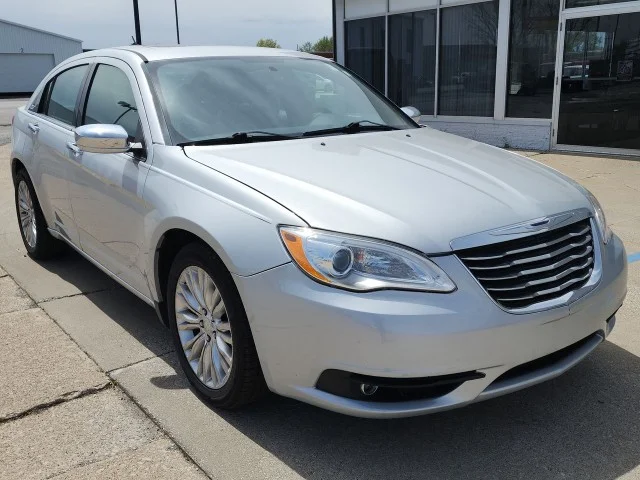 2012 Chrysler 200 Limited