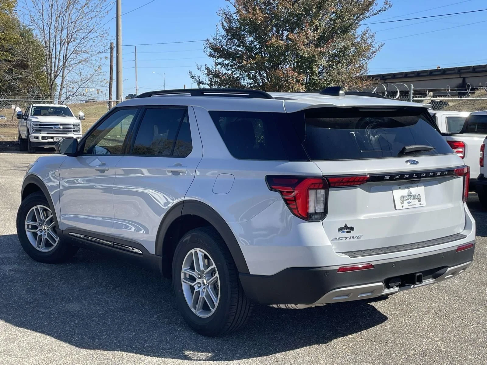 Used 2026 Space White Metallic Ford Active image 4