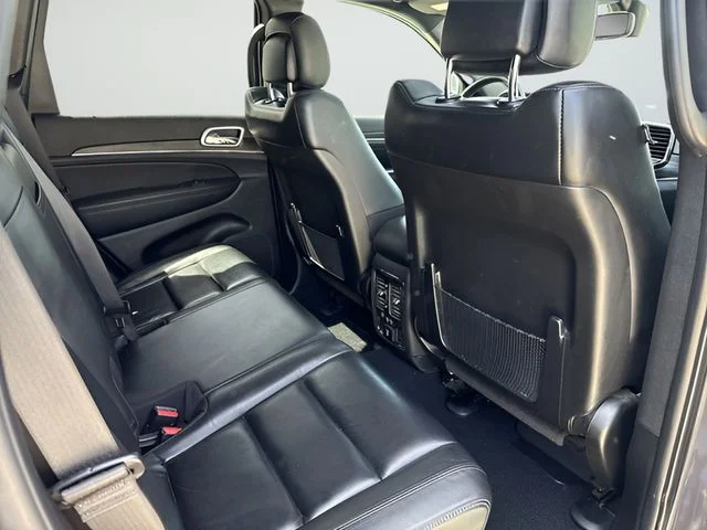 Used 2021 Gray Jeep Limited image 23