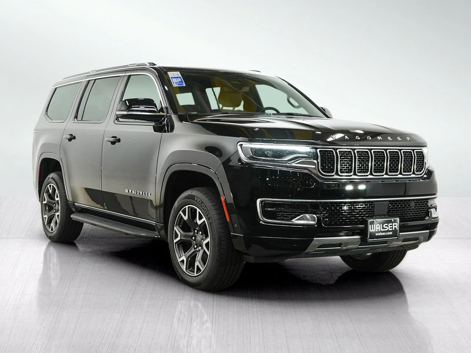 Used 2024 Diamond Black Crystal Pearlcoat Jeep Series III image 7