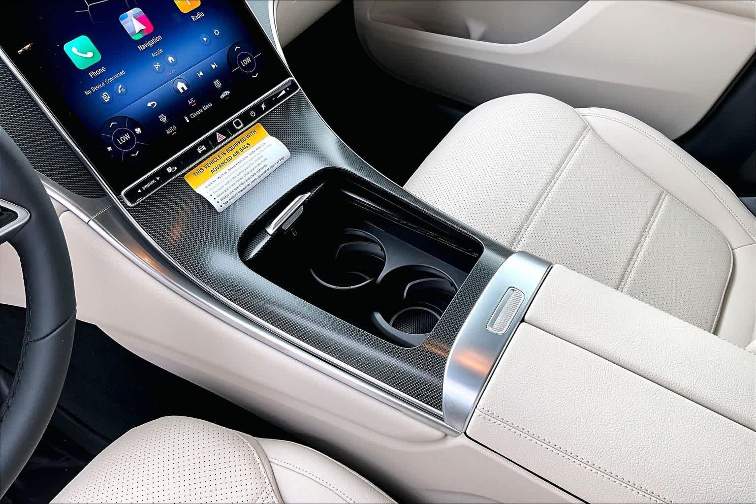 New 2026 Polar White Mercedes-Benz GLC 300 image 7