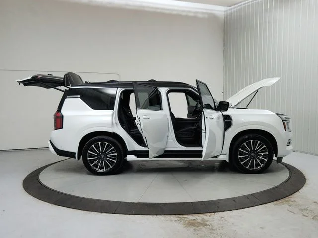 Used 2025 White Nissan Platinum Reserve image 16