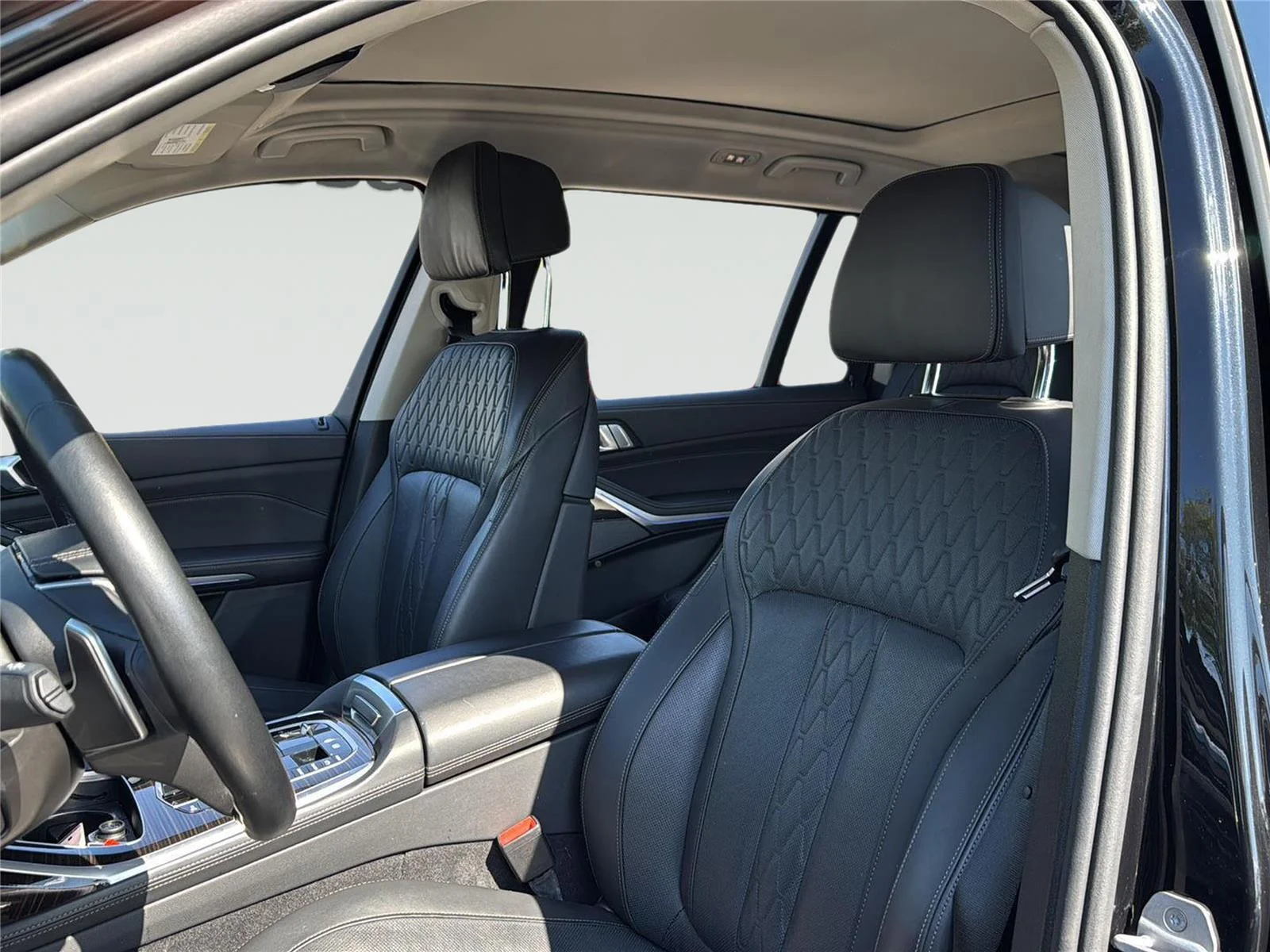 2025 BMW X7 40i - Photo 17