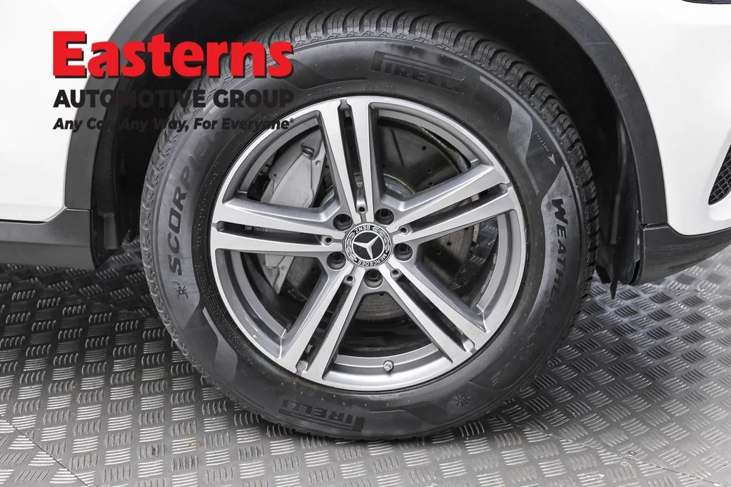 Used 2020 White Mercedes-Benz GLC 300 image 32