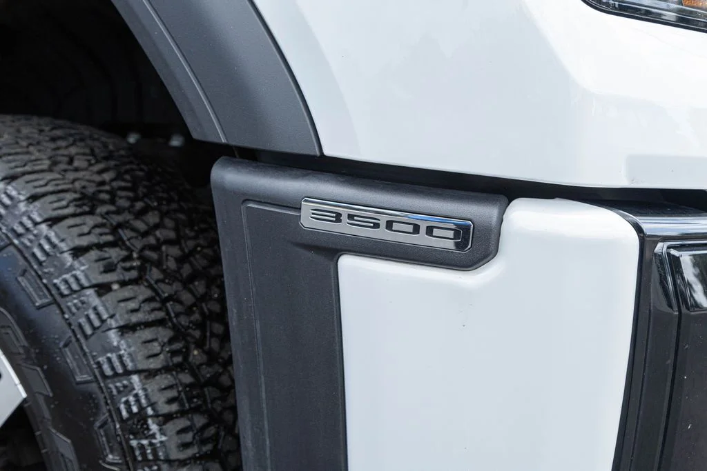Used 2025 White GMC Denali Ultimate image 17