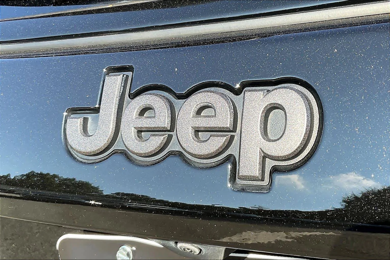 Used 2024 Diamond Black Crystal Pearlcoat Jeep Limited image 61