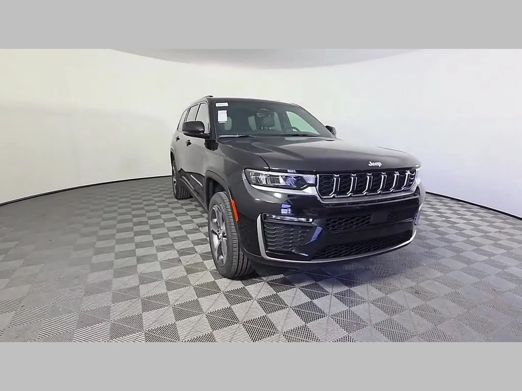 New 2026 Diamond Black Crystal Pearl-Coat Exterior Paint Jeep Limited image 38