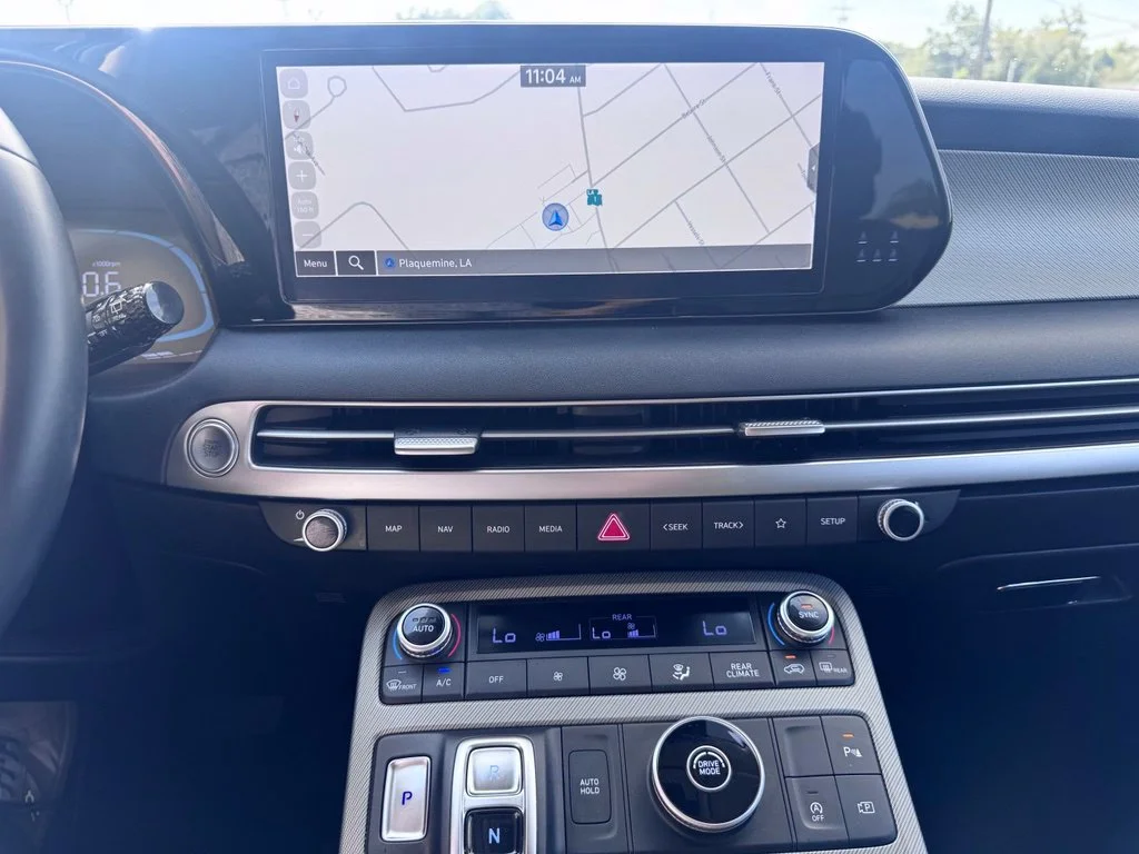 Used 2025 Gray Hyundai SEL image 15