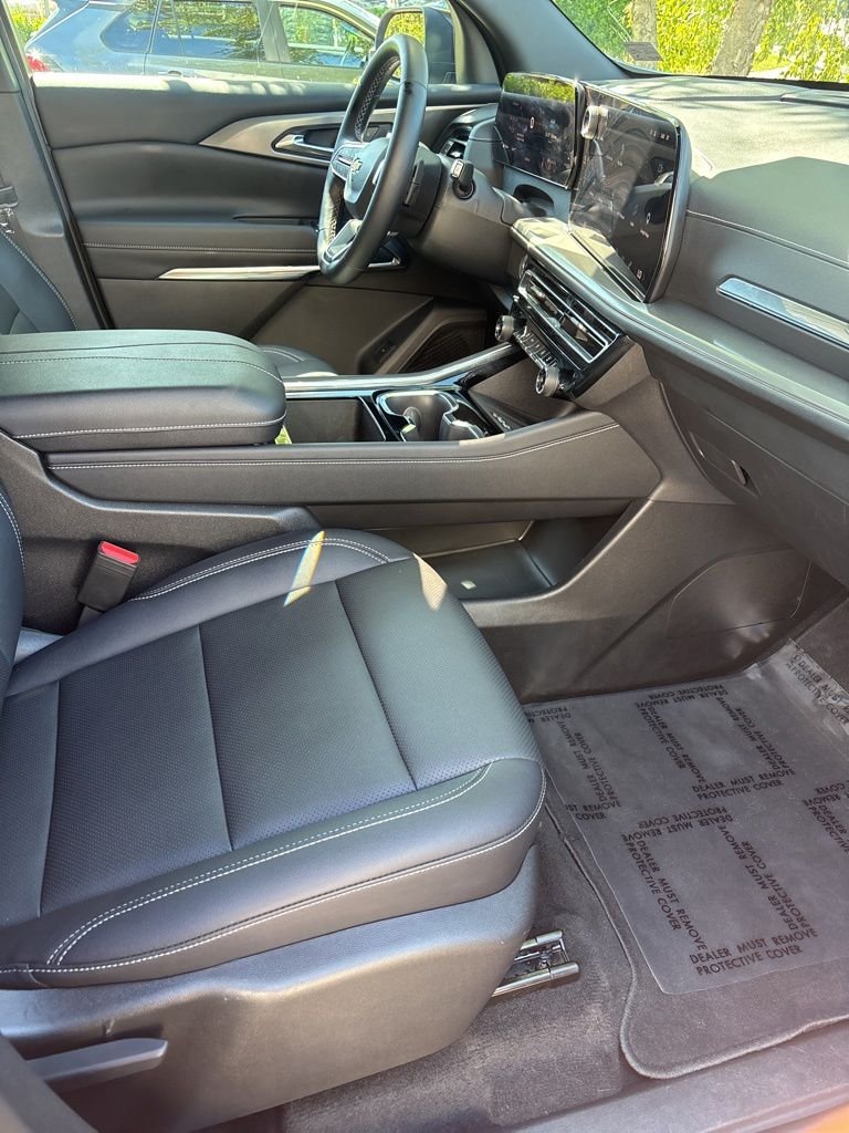 Used 2026 Gray Chevrolet LT image 23