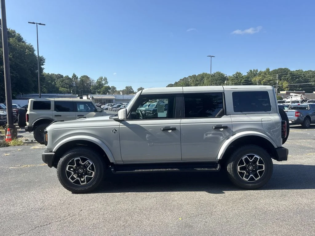 New 2026 Avalanche Gray Ford Outer Banks image 4