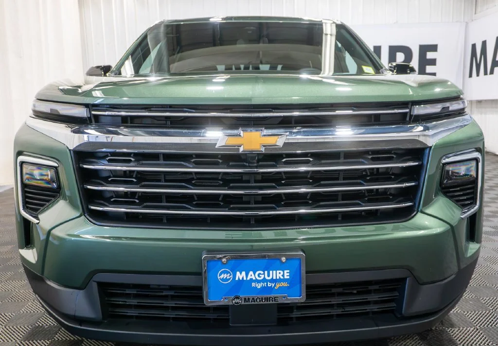 New 2027 Trillium Green Metallic Chevrolet LT image 3