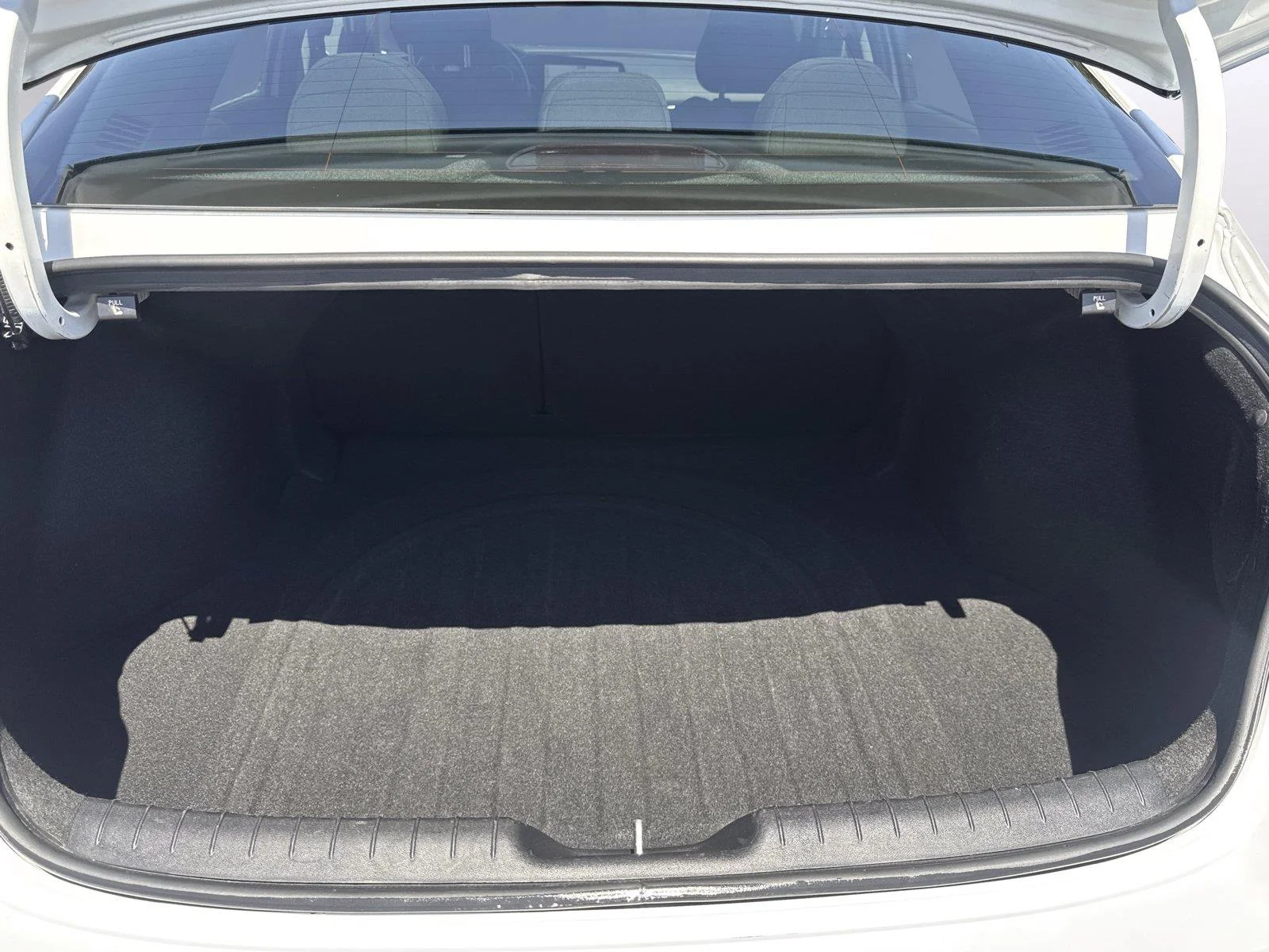 Used 2025 Serenity White Hyundai SEL Convenience image 34